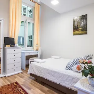 https://pokoje-goscinne-unikat.krakowhotelspoland.com